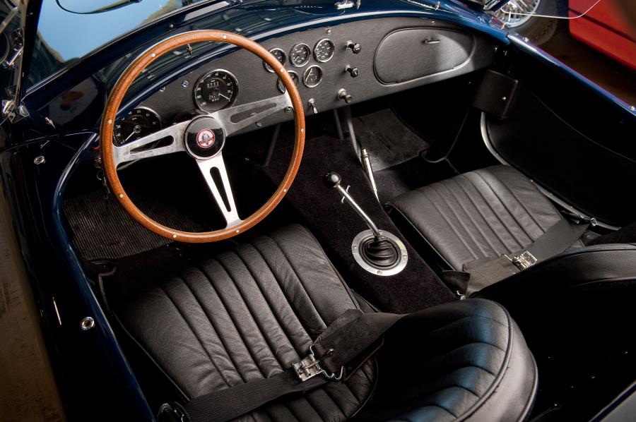  Shelby Cobra 427 1967 года  (фото 12 из 25)